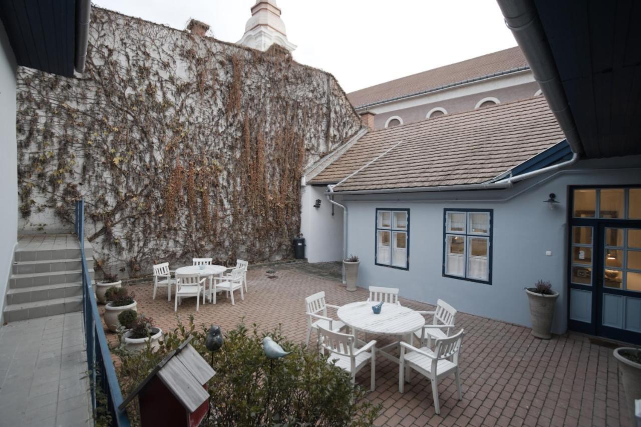 Ister Guesthouse Esztergom Exterior photo