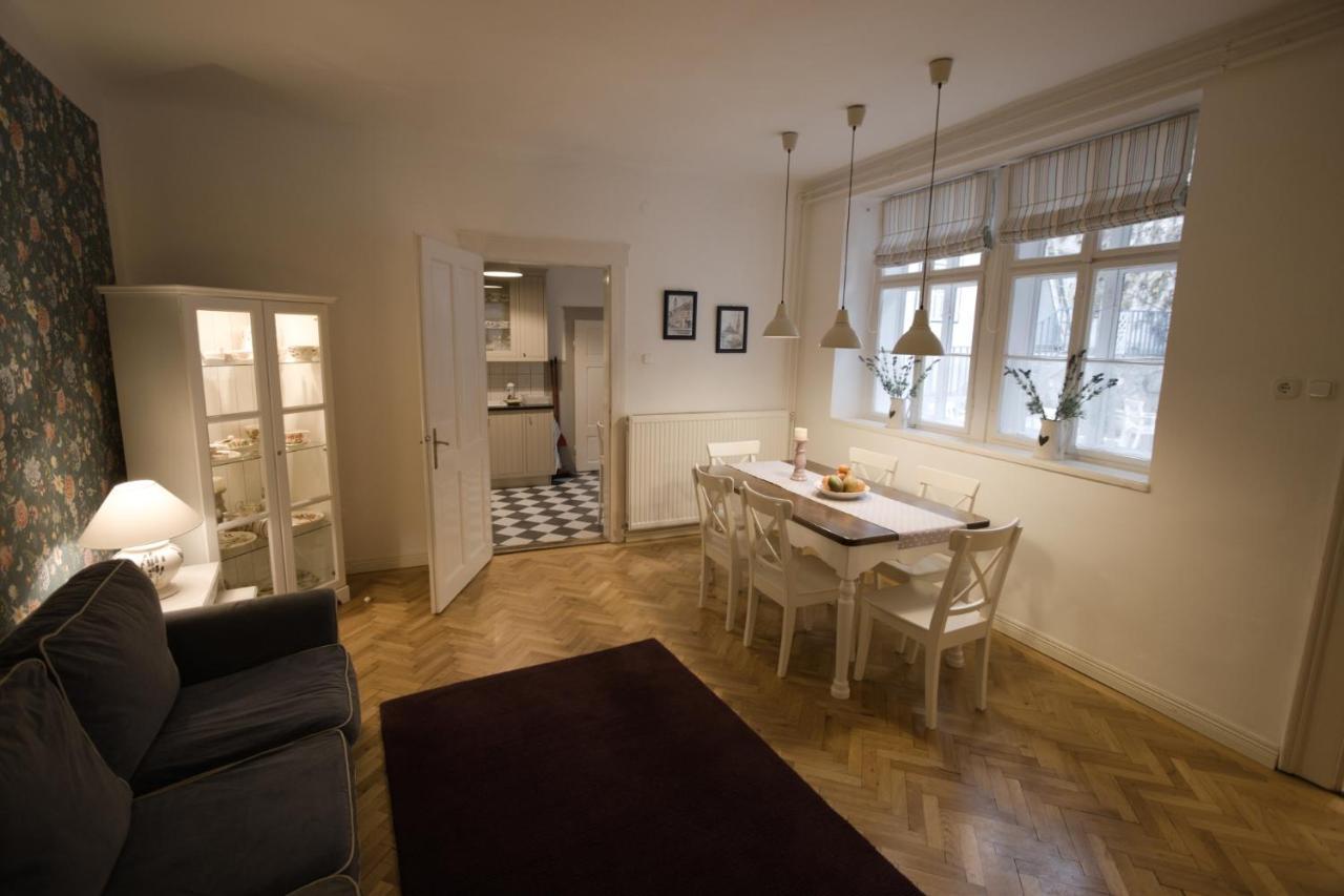 Ister Guesthouse Esztergom Exterior photo