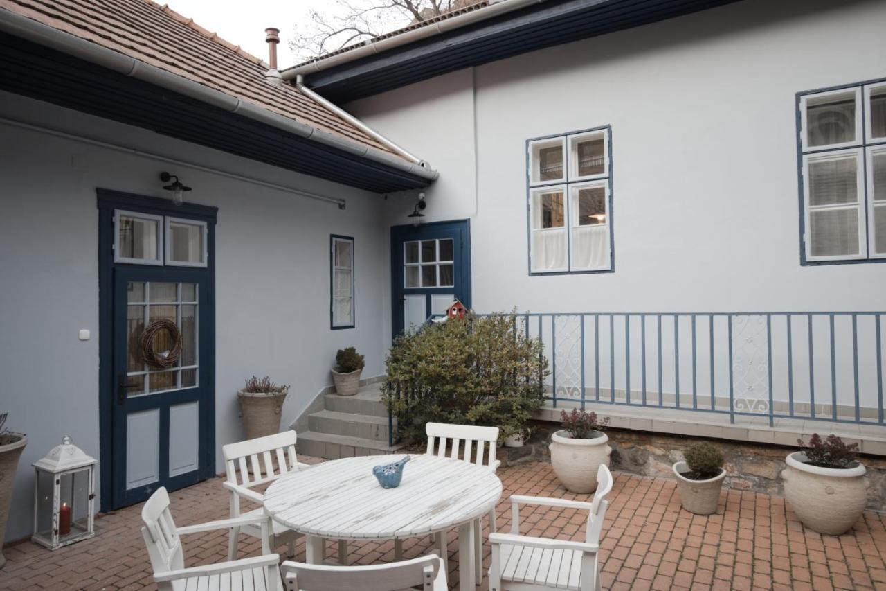 Ister Guesthouse Esztergom Exterior photo